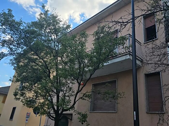 Casa con 6 locali in vendita in Cinisello Balsamo