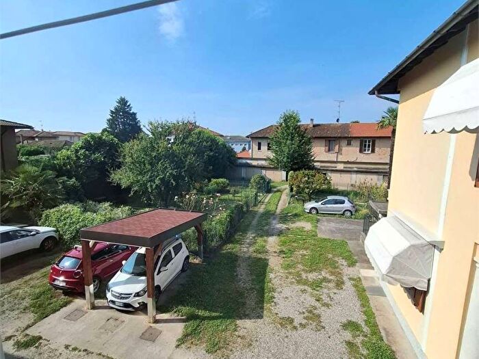 Appartamento bilocale in affitto in Via Cusciano, Centro, Vergiate