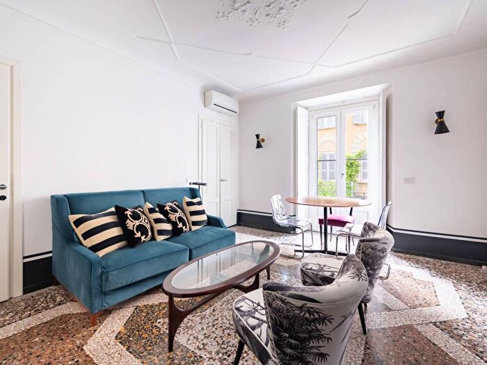 Appartamento quadrilocale in affitto in Via Solferino, Moscova, Milano