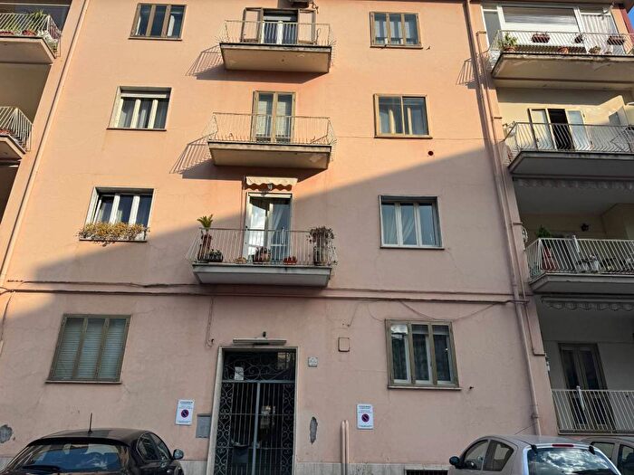 Appartamento trilocale in affitto in Via Macchia, Emanuele II C Colombo Morelli e Silvati, Avellino