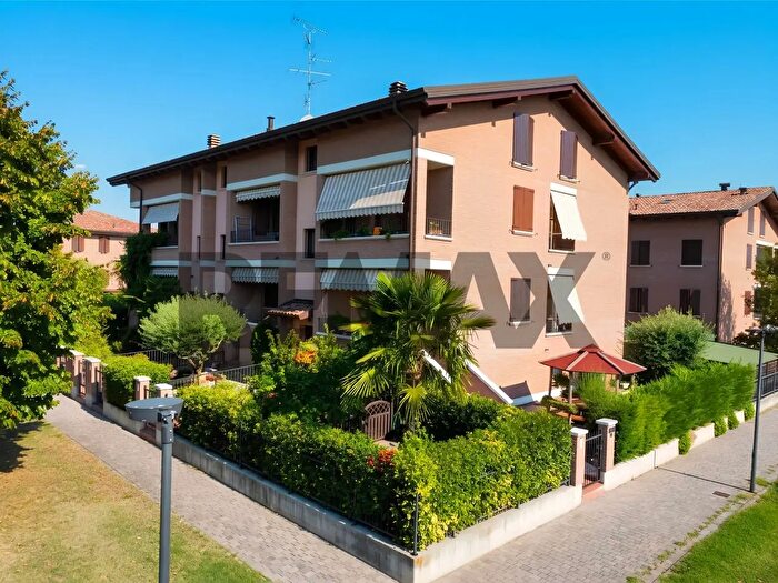 Appartamento quadrilocale in vendita in Via Rachel Corrie, Scandiano