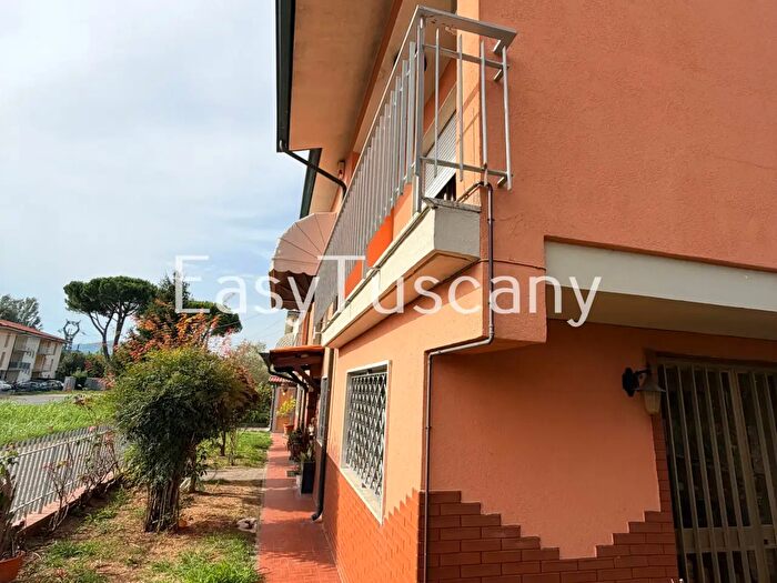 Casa con 5 locali in vendita in Via Vecchi Pardini, Lucca