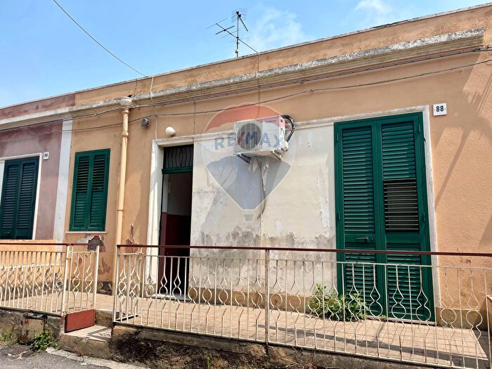 Casa trilocale in vendita in Via Calvario, Acireale