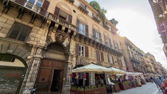 Appartamento in vendita in Via Vittorio Emanuele, Palermo