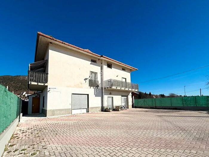 Appartamento trilocale in vendita in Via dei Colatoi II, LAquila