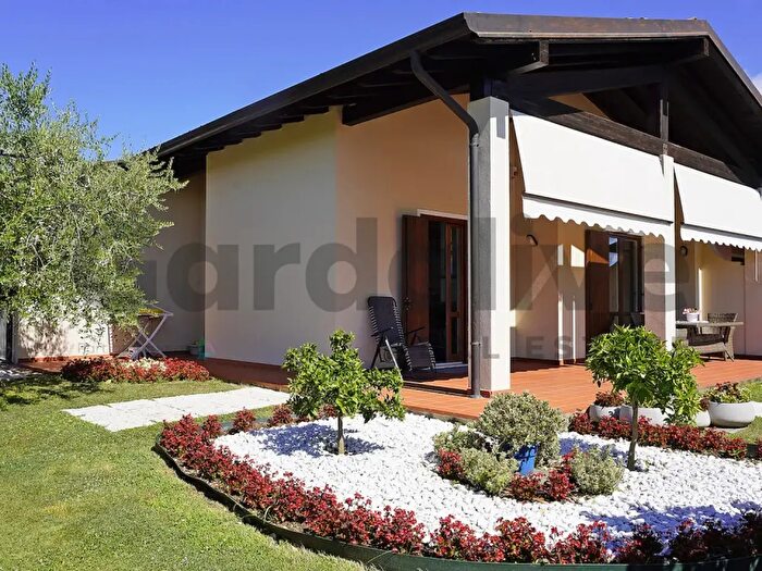 Casa quadrilocale in vendita in Via Vallette, San Felice Del Benaco
