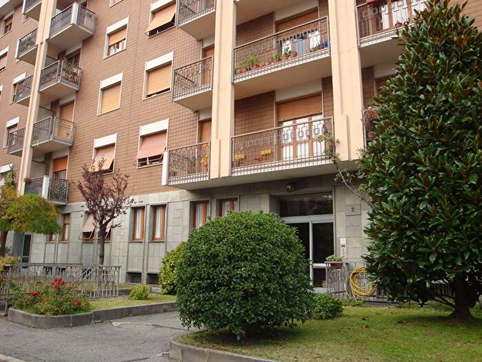 Appartamento trilocale in affitto in via Via Isonzo, San Paolo, Torino