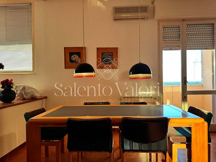 Appartamento con 5 locali in vendita in Via Casa Savoia, Parabita