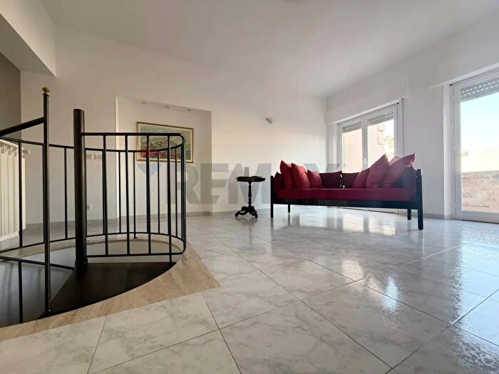 Casa con 12 locali in vendita in Via Marino Torre, Trapani