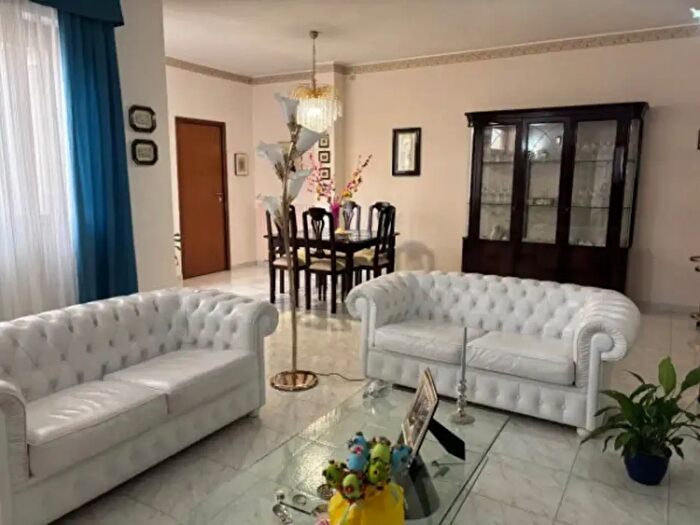 Appartamento con 6 locali in vendita in Via Le Piane, Orte