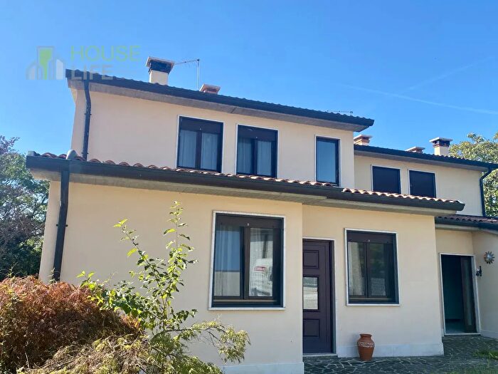 Casa quadrilocale in vendita in Via Garziere, Thiene