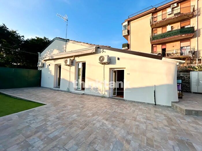 Casa trilocale in vendita in Via Gramsci, Gravina Di Catania