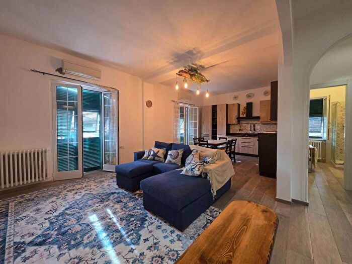 Appartamento trilocale in affitto in Centro, Lavagna