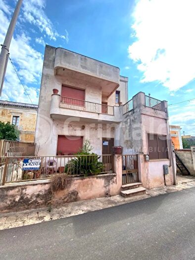 Casa con 5 locali in vendita in Via Alezio, Sannicola