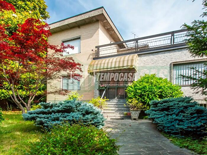 Casa con 5 locali in vendita in Venegono Inferiore
