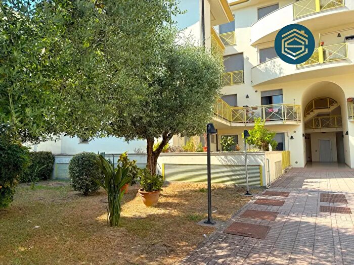 Appartamento trilocale in vendita in Via Bruno Buozzi, Campi Bisenzio