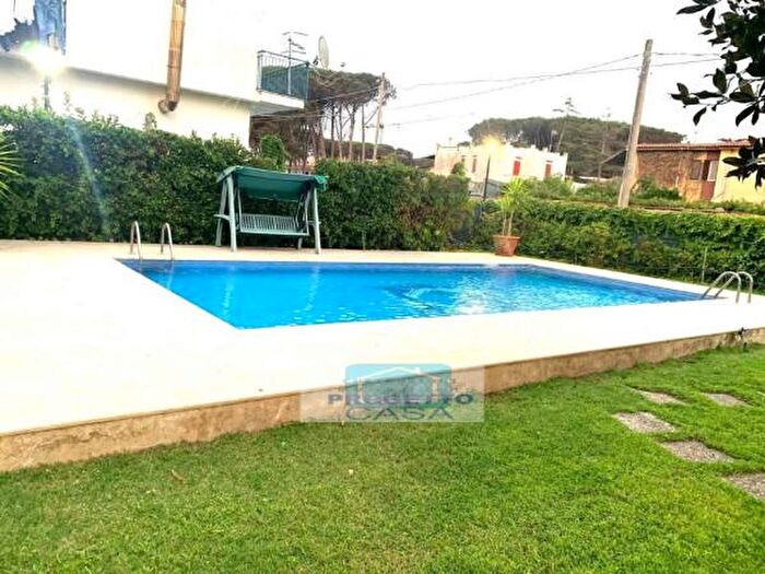 Casa con 6 locali in vendita in Castel Volturno