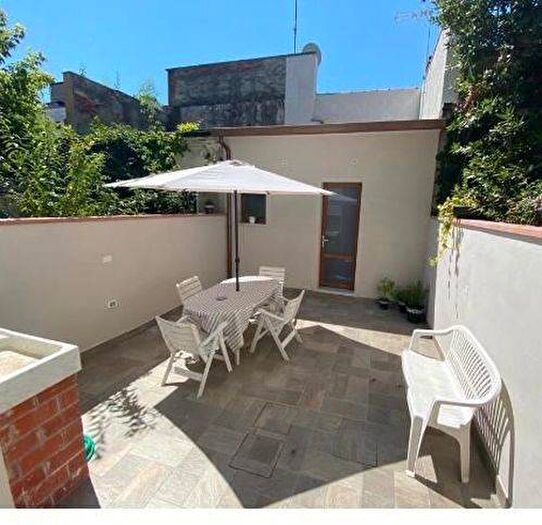 Casa trilocale in affitto in Ruga Alfio Maggiani, Marina di Carrara, Carrara