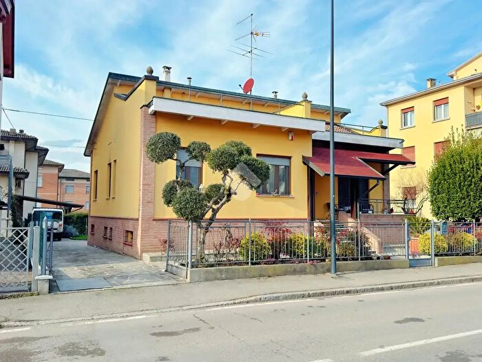Casa con 5 locali in vendita in Via Giuseppe Garibaldi, Sorbolo Mezzani