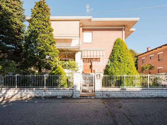 Casa con 12 locali in vendita in Via Veneto, Spilamberto