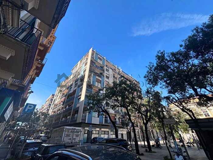 Appartamento trilocale in vendita in Via Alessandro Manzoni, Bari