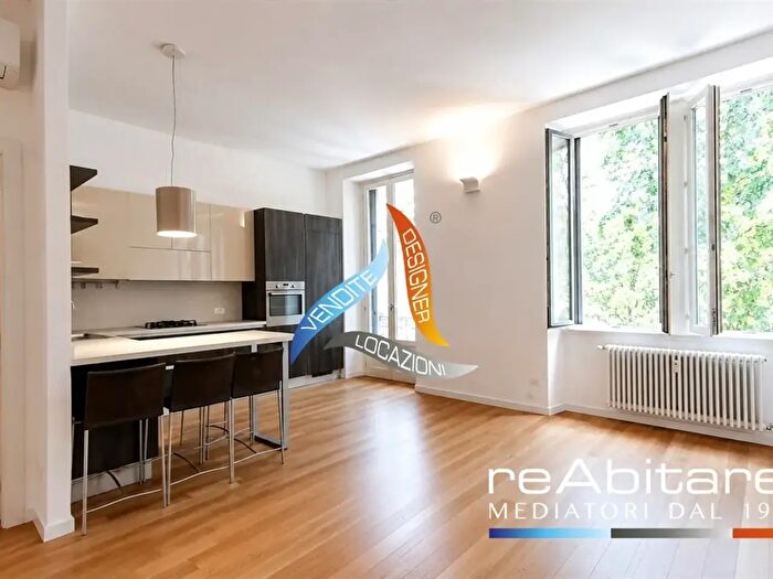 Appartamento trilocale in affitto in Via Giovanni Battista Morgagni, Milano
