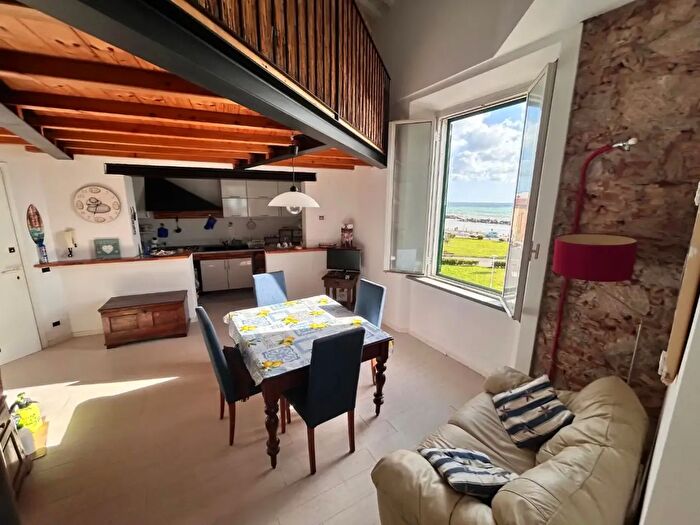 Appartamento trilocale in affitto in Pisa