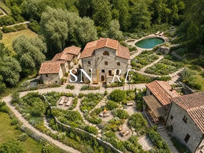 Appartamento con 5 locali in vendita in Via Roma, Gaiole In Chianti