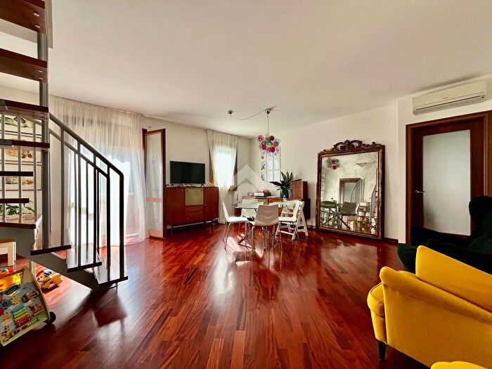 Appartamento quadrilocale in vendita in Via Lovato dei Lovati, Albignasego