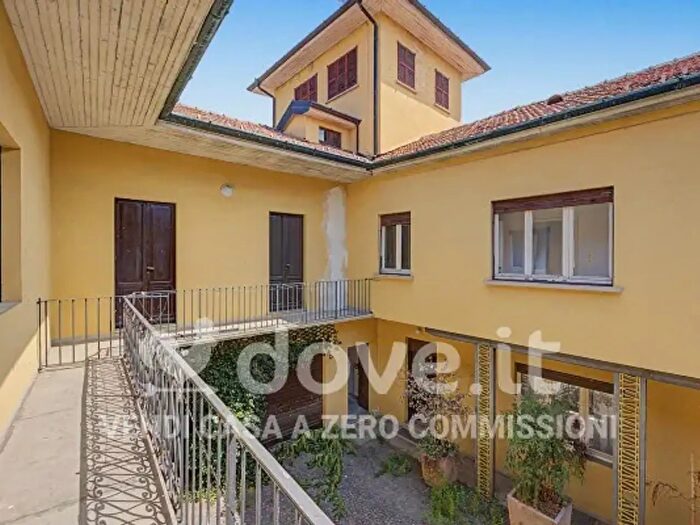 Casa con 6 locali in vendita in Via Vittorio Veneto, Golasecca