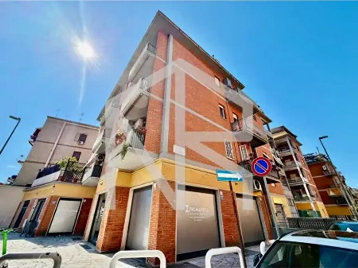 Appartamento trilocale in vendita in Via dell'Astore, Roma