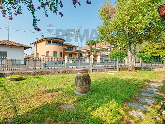 Casa quadrilocale in vendita in Via Genè, Turbigo