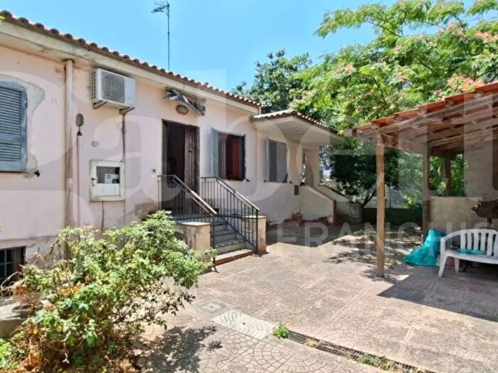 Appartamento quadrilocale in vendita in Via Mercato di Sabato, Bacoli