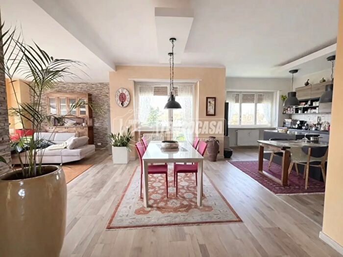 Appartamento quadrilocale in vendita in Viale Europa, Caluso