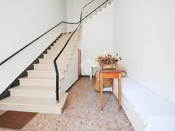 Appartamento con 7 locali in vendita in Prato