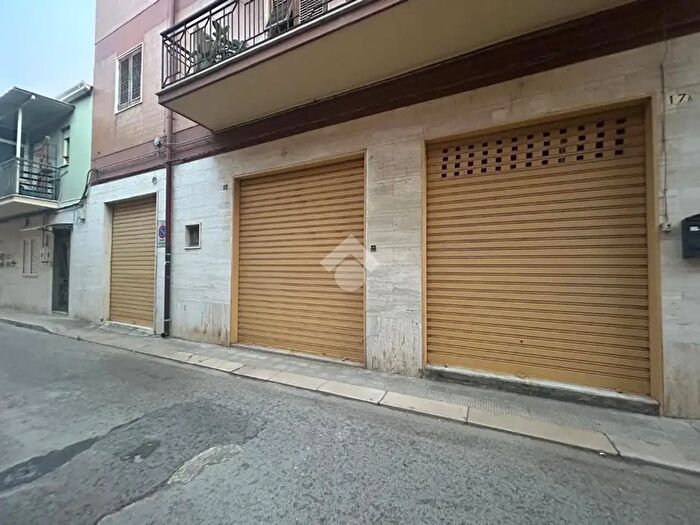 Appartamento trilocale in vendita in Via Monteverde, Barletta