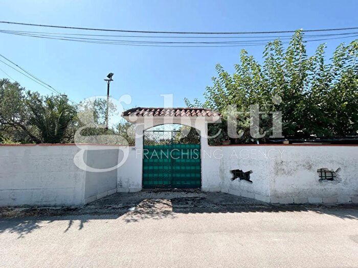 Appartamento bilocale in vendita in Via Melchiorre Caffa, Castel Volturno