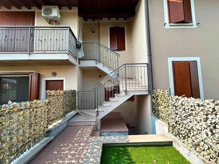 Appartamento trilocale in vendita in Via Dottor Nereo Omero, Trenzano