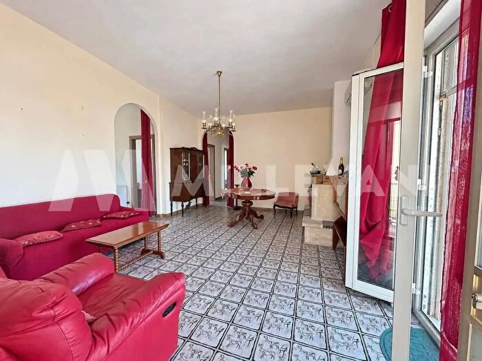 Casa con 5 locali in vendita in Via Bacone, Scicli