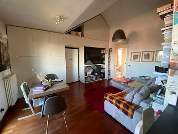 Appartamento trilocale in affitto in Via Filippo Argelati, Milano