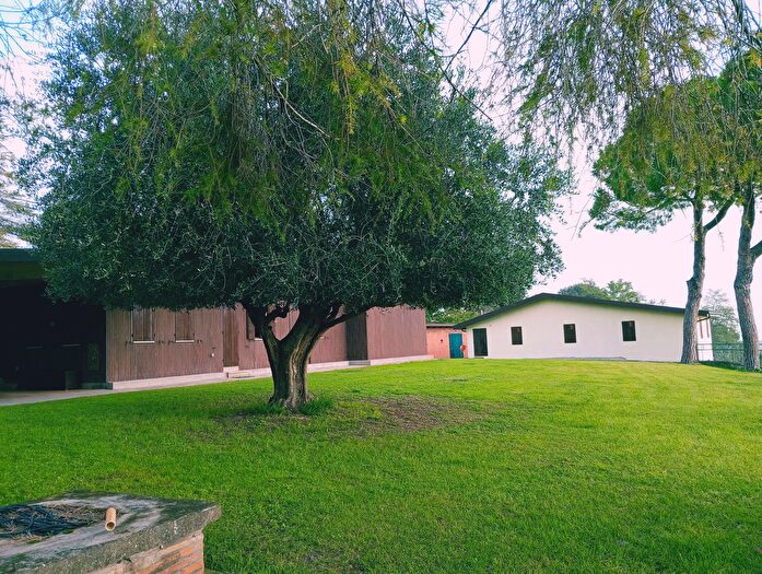 Casa con 8 locali in vendita in Via Calisese, Cesena