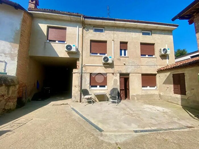 Casa con 10 locali in vendita in Via Meardi, Molino Dei Torti
