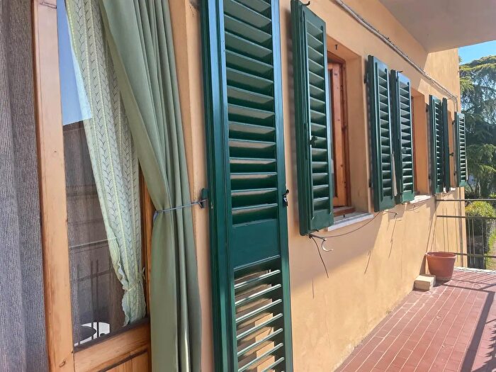 Appartamento con 6 locali in vendita in Via Garibaldi, Buggiano
