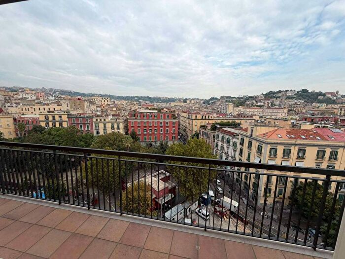 Appartamento quadrilocale in affitto in piazza CAVOUR, Centro Storico, Napoli