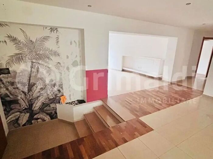 Appartamento con 6 locali in affitto in Via Adda, Siracusa