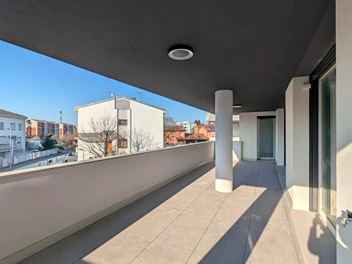 Appartamento quadrilocale in vendita in Via Sestri Levante, Parma