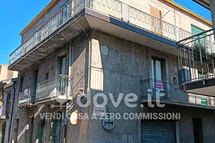 Casa con 6 locali in vendita in Via Etna, Randazzo
