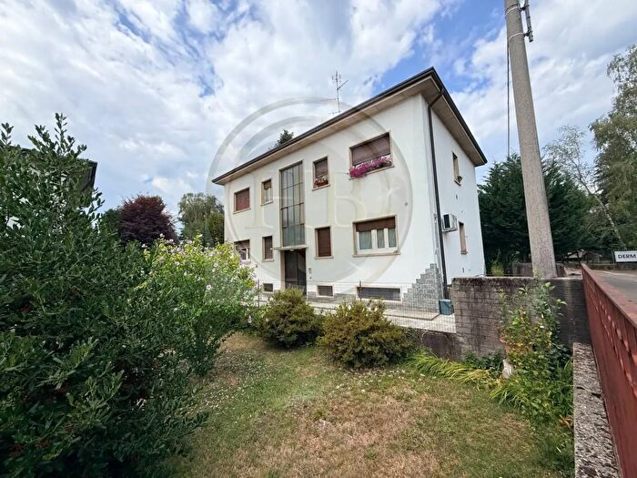 Appartamento bilocale in vendita in Via Passo Valles, Gallarate