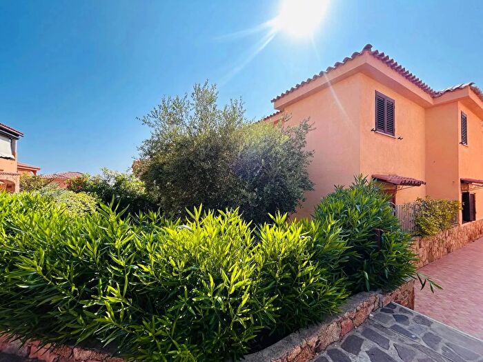 Appartamento trilocale in vendita in Golfo Aranci