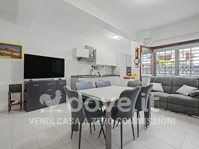 Appartamento trilocale in vendita in Via di Monte Cugno, Roma
